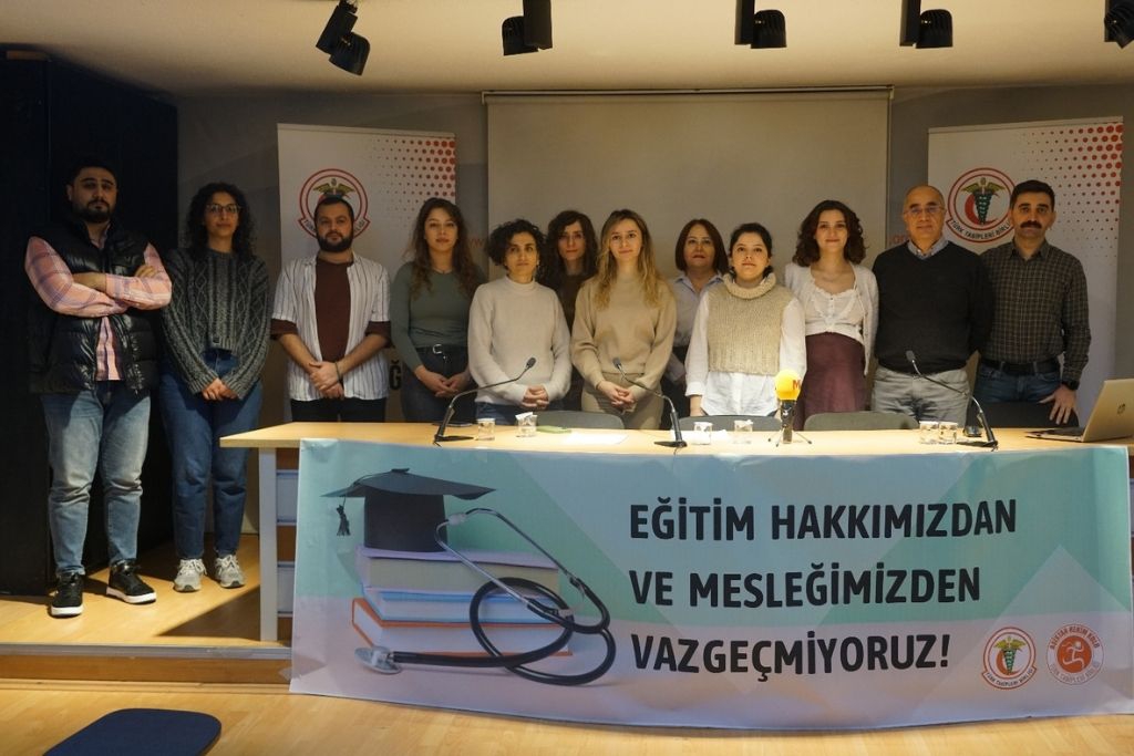 ttb-asistan-ve-genc-uzman-hekimler-kolu:-“egitim-hakkimizdan-ve-meslegimizden-vazgecmiyoruz”