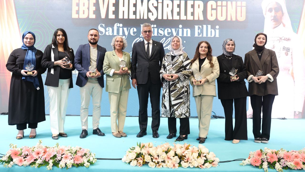 ebe-ve-hemsireler-gunu-programi:-safiye-huseyin-elbi-odulleri-takdim-edildi